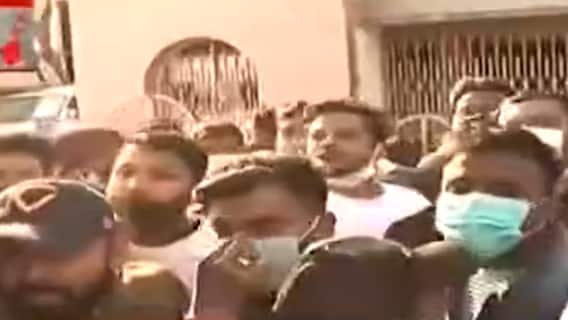 Siliguri Municipality: শিলিগুড়িতে ৩ হেভিওয়েট ওয়ার্ডে সকাল থেকে দফায় দফায় ছড়াল উত্তেজনা, তুঙ্গে শাসক-বিরোধী তরজা । Bangla