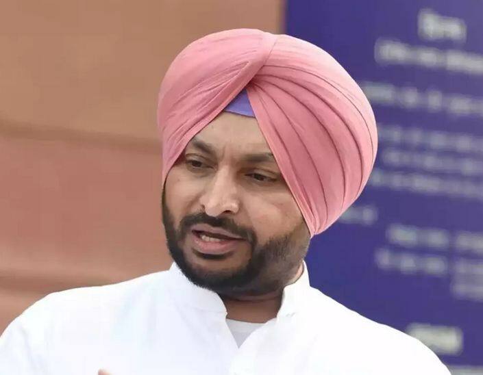 Ravneet Bittu made serious allegations against the Center and the state government, targeted the Punjab government ਰਵਨੀਤ ਬਿੱਟੂ ਕੇਂਦਰ ਤੇ ਸੂਬਾ ਸਰਕਾਰ 'ਤੇ ਲਾਏ ਗੰਭੀਰ ਦੋਸ਼, ਪੰਜਾਬ ਸਰਕਾਰ 'ਤੇ ਸਾਧਿਆ ਨਿਸ਼ਾਨਾ