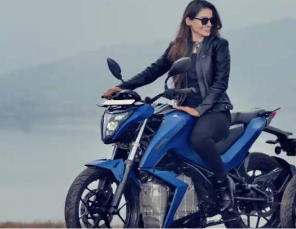 ਤੁਹਾਡੇ ਨਾਲ ਕਈ ਵਾਰ ਅਜਿਹਾ ਹੋਇਆ ਹੋਵੇਗਾ ਕਿ ਜਦੋਂ ਤੁਸੀਂ ਆਪਣੇ ਮੋਟਰਸਾਈਕਲ 'ਤੇ ਕਿਸੇ ਸੁੰਨਸਾਨ ਜਗ੍ਹਾ ਜਾਂ ਗਲੀ ਤੋਂ ਲੰਘ ਰਹੇ ਹੋਵੋ ਅਤੇ ਜੇਕਰ ਉੱਥੇ ਕੁੱਤੇ ਆ ਜਾਣ ਤਾਂ ਉਹ ਤੁਹਾਡੇ 'ਤੇ ਭੌਂਕਣ ਲੱਗ ਪੈਂਦੇ ਹਨ। ਇਸ ਕਾਰਨ ਕਈ ਵਾਰ ਹਾਦਸੇ ਵੀ ਵਾਪਰ ਜਾਂਦੇ ਹਨ।