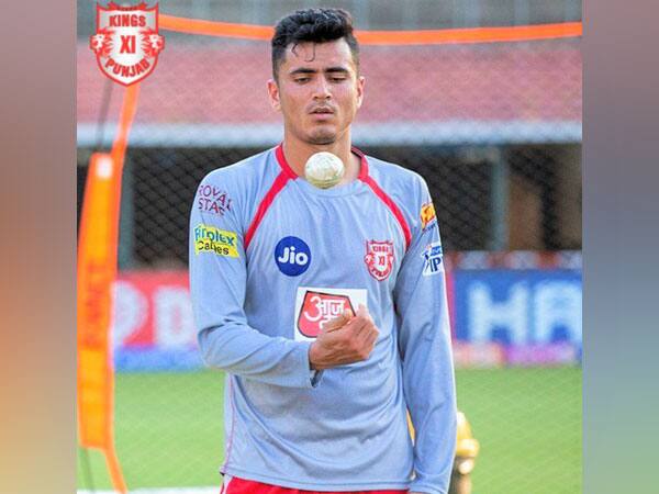স্পিনের জালেও তিনিও বেকায়দায় ফেলতে ওস্তাদ ব্য়াটারদের। তবে আফগানিস্তানের মুজিব উর রহমানকে প্রথম দিনের নিলাম শেষে কেউ নিল না দলে।
