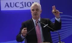 IPL Mega Auction 2022: এক জায়গায় দীর্ঘক্ষণ দাঁড়িয়ে থাকায় বিপত্তি, ভয়াবহ দৃশ্য দেখল বিশ্ব