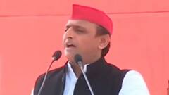 Akhilesh Yadav की Hathras में जनसभा, कहा - पहले चरण में BJP का दरवाजा बंद