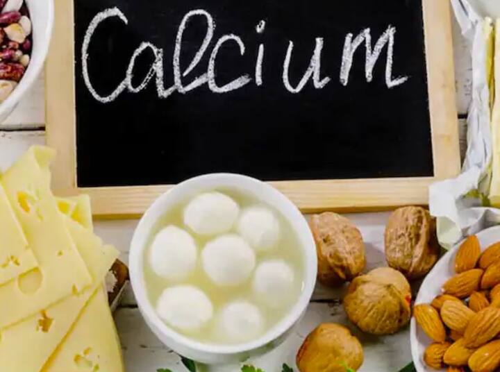ਕੈਲਸ਼ੀਅਮ — ਸਰੀਰ ਲਈ ਜ਼ਰੂਰੀ ਖਣਿਜਾਂ ਵਿੱਚ ਕੈਲਸ਼ੀਅਮ ਸਭ ਤੋਂ ਉੱਪਰ ਹੁੰਦਾ ਹੈ। ਇਸ ਦੇ ਸੇਵਨ ਨਾਲ ਇਮਿਊਨਿਟੀ ਮਜ਼ਬੂਤ ​​ਹੁੰਦੀ ਹੈ। ਕੈਲਸ਼ੀਅਮ ਦਿਮਾਗ ਲਈ ਸਭ ਤੋਂ ਮਹੱਤਵਪੂਰਨ ਤੱਤ ਮੰਨਿਆ ਜਾਂਦਾ ਹੈ। ਕੈਲਸ਼ੀਅਮ ਦਿਮਾਗ ਤੋਂ ਸਰੀਰ ਦੇ ਸਾਰੇ ਹਿੱਸਿਆਂ ਤੱਕ ਜਾਣਕਾਰੀ ਭੇਜਣ ਦਾ ਕੰਮ ਕਰਦਾ ਹੈ। ਤੁਸੀਂ ਦੁੱਧ ਦੇ ਉਤਪਾਦ, ਦਾਲਾਂ, ਸੋਇਆਬੀਨ, ਹਰੀਆਂ ਪੱਤੇਦਾਰ ਸਬਜ਼ੀਆਂ, ਮਟਰ, ਫਲ਼ੀਦਾਰ, ਮੂੰਗਫਲੀ, ਅਖਰੋਟ, ਸੂਰਜਮੁਖੀ ਦੇ ਬੀਜ ਅਤੇ ਸੰਤਰੇ ਖਾ ਸਕਦੇ ਹੋ।
