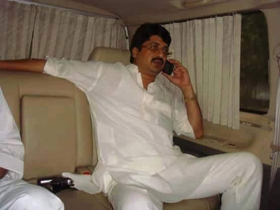 हालांकि रिश्तेदारी में राजा भैया की दो  बहनें हैं जिनकी शादी राजपरिवार में ही हुई है. दोनों के पति बड़े राजनेता हैं. एक मौजूदा सांसद हैं तो एक पूर्व सांसद और मौजूदा विधायक.