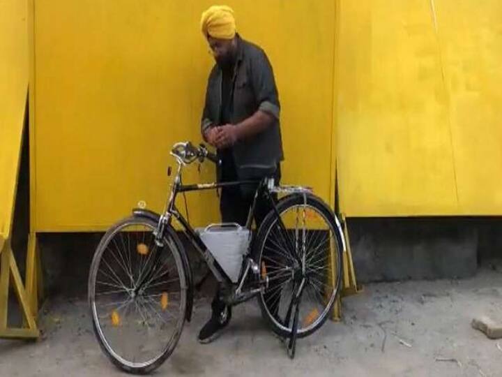 Anand Mahindra Gursaurabh Electric Cycle new jugad wali electric cycle गजब! साइकिल को तुरंत इलेक्ट्रिक साइकिल में बदल देगी ये डिवाइज, जानें डिटेल्स