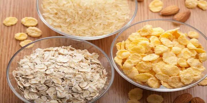 Oats corn flakes calories corn flakes vs oats weight loss better breakfast option Healthy Breakfast: વેઇટ લોસ કરવા ઇચ્છતા લોકો માટે ઓટ્સ કે  કોર્ન ફ્લેક્સમાં શું છે ઉત્તમ? , બંનેમાં કેટલી છે કેલેરી, જાણો