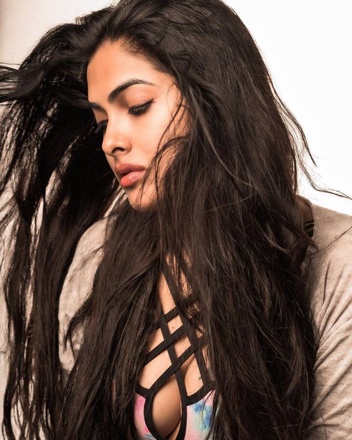 బిగ్‌బాస్ కి వెళ్లొచ్చాక దివి సెలెబ్రిటీ అయిపోయింది. ఆమె ఇన్ స్టా పోస్టులకు విలువ పెరిగింది.  -Image credit: Divi Vadthya/Instagram