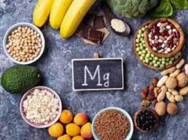 ਆਇਰਨ — ਆਇਰਨ ਇਕ ਅਜਿਹਾ ਖਣਿਜ ਹੈ ਜੋ ਹੀਮੋਗਲੋਬਿਨ ਨੂੰ ਬਣਾਏ ਰੱਖਣ, ਖੂਨ ਦੀ ਕਮੀ ਨੂੰ ਪੂਰਾ ਕਰਨ ਅਤੇ ਸੈੱਲਾਂ ਨੂੰ ਆਕਸੀਜਨ ਪਹੁੰਚਾਉਣ ਦਾ ਕੰਮ ਕਰਦਾ ਹੈ। ਤੁਸੀਂ ਪਾਲਕ, ਚੁਕੰਦਰ, ਅਨਾਰ, ਸੇਬ, ਪਿਸਤਾ, ਆਂਵਲਾ, ਸੁੱਕੇ ਮੇਵੇ, ਹਰੀਆਂ ਸਬਜ਼ੀਆਂ ਤੋਂ ਆਇਰਨ ਪ੍ਰਾਪਤ ਕਰ ਸਕਦੇ ਹੋ।