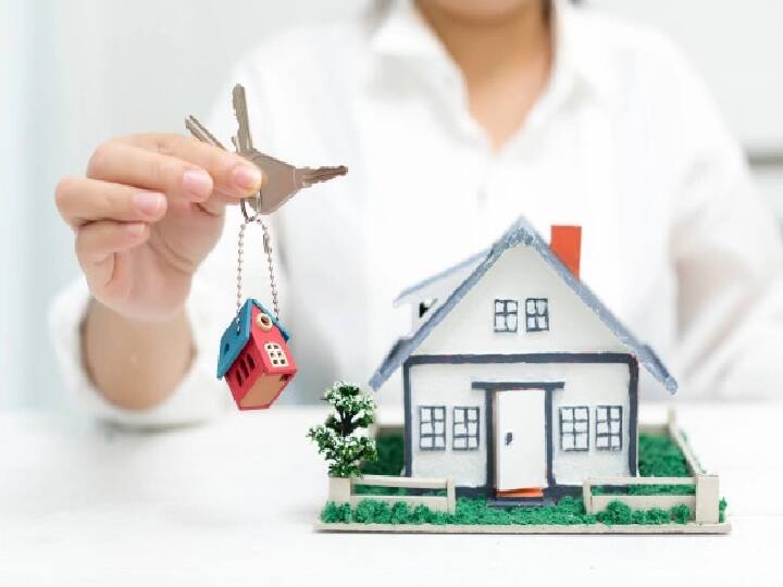 Home Insurance Tips Home Insurance benefits home insurance cost in india Home Insurance: घर खरीदते समय जरूर करवाएं 'होम इंश्योरेंस', बिल्डिंग गिरने पर होने वाले नुकसान की हो सकती है भरपाई