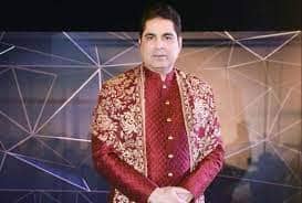 एडीआर की रिपोर्ट के मुताबिक रामपुर सीट से कांग्रेस उम्मीदवार नवाब काजिम अली खान सबसे अमीर हैं. उनके पास 2,96,88,48,840 रुपये की संपत्ति है. उनके बैंक अकाउंट में 3 लाख 37 हजार रुपये जमा है. मोटर व्हीकल के तौर पर उनके पास दो टोयोटा फॉर्च्यूनर है. नवाब काजिम अली खान और उनकी पत्नी के पास 78 लाख 97 हजार की ज्वैलरी है. नवाब काजिम के नाम पर 48 करोड़ 81 हजार की कृषि योग्य जमीन है इसके अलावा 224 करोड़ की गैरकृषि योग्य भूमि भी है.