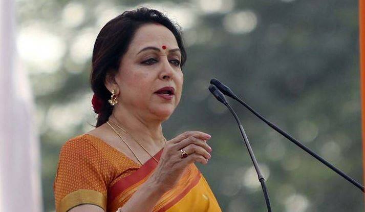 Farmers protest canceled 'Dream Girl' program, Hema Malini was to reach Punjab for BJPs campaign ਕਿਸਾਨ ਦੇ ਵਿਰੋਧ ਨੇ ਰੱਦ ਕਰਵਾਏ 'ਡ੍ਰੀਮ ਗਰਲ' ਦੇ ਪ੍ਰੋਗਰਾਮ, ਹੇਮਾ ਨੇ BJP ਦੇ ਪ੍ਰਚਾਰ ਲਈ ਪਹੁੰਚਣਾ ਸੀ ਪੰਜਾਬ