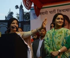 Dimple Yadav की देवरानी हैं अपर्णा, Mulayam Singh Yadav की दोनों बहुओं में ये पांच बाते हैं कॉमन