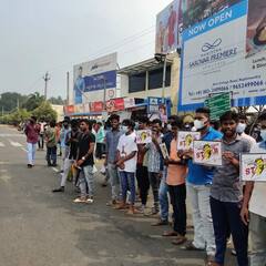 Ram Charan: రాజమండ్రి బయలుదేరిన రామ్ చరణ్, గ్రాండ్ వెల్క‌మ్ చెప్ప‌డానికి ఫ్యాన్స్ రెడీ!