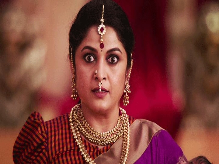 Ramya Krishnan Photo Movie Baahubali Family Instagram Net worth Husband South Actress Bollywood Movies Baahubali की शिवगामी ग्लैमर के मामले में बड़ी-बड़ी एक्ट्रेस को देती हैं टक्कर, आपको यकीन कर पाना होगा मुश्किल