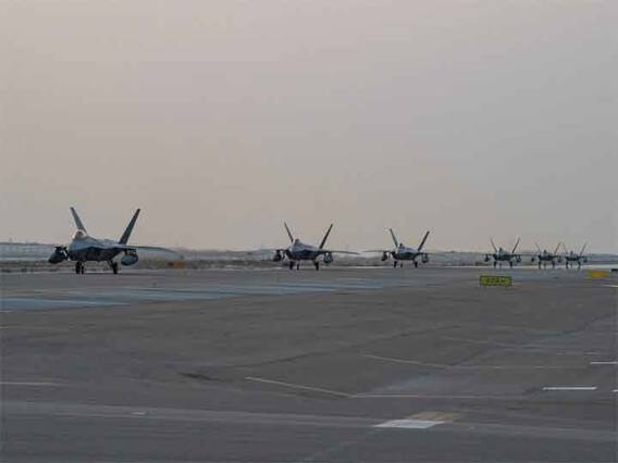 US F-22 fighter Jets: अबू धाबी पहुंचे अमेरिकी F-22 फाइटर जेट, हूती विद्रोहियों से UAE की करेंगे रक्षा US F-22 fighter Jets: अबू धाबी पहुंचे अमेरिकी F-22 फाइटर जेट, हूती विद्रोहियों से UAE की करेंगे रक्षा