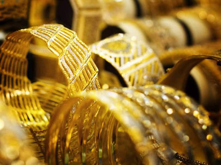 Gold Rate Today In Hyderabad Telangana 15th February 2022 Gold Price Today: గుడ్‌న్యూస్, భారీగా తగ్గిన బంగారం ధర, రూ.1,200 మేర పెరిగిన వెండి, లేటెస్ట్ రేట్లు ఇవీ