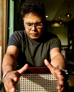 Mir Afsar Ali Birthday: রেডিও থেকে শুরু, বহুমুখী প্রতিভার অধিকারী মীরের জন্মদিনটাও বিশ্বরেডিও দিবসে