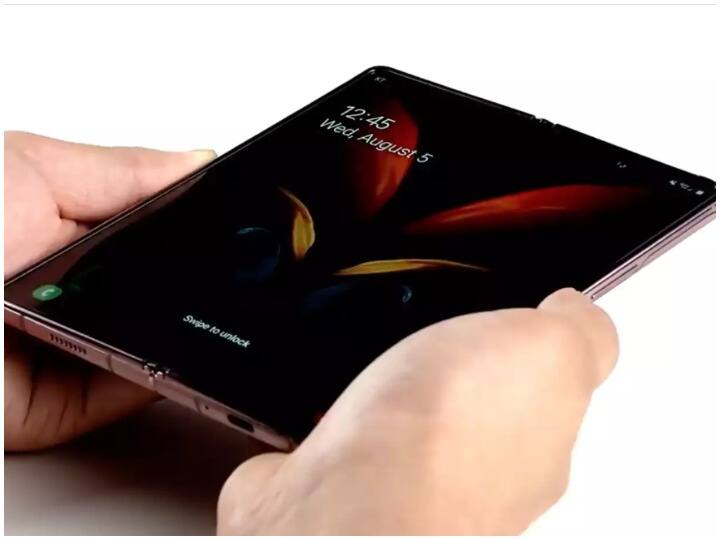 Samsung Smartphone Price Cut Samsung galaxy Z fold 2 price galaxy Z fold offers and features Samsung Price Cut: सैमसंग ने इस स्मार्टफोन की कीमत में कर दी 55000 रुपये की कटौती, साथ में ये ऑफर भी