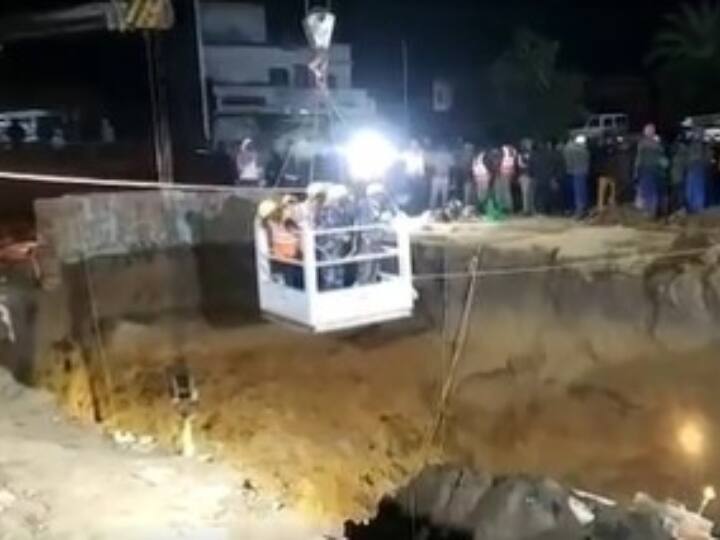 Madhya Pradesh Under Construction Tunnel Collapses Seven Laborers Recused Out of Nine Madhya Pradesh: సొరంగం కూలిన ఘటనలో ఏడుగురు సురక్షితం- మరో ఇద్దరి కోసం ఆపరేషన్