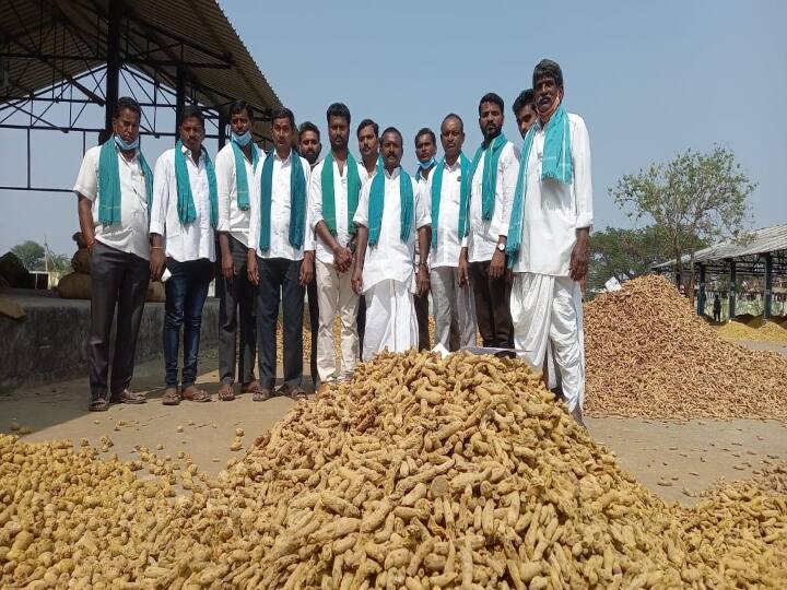 BJP Kisan Morcha wants state government to support Turmeric farmers Nizamabad News: మహారాష్ట్రలో క్వింటా పసుపు రూ.12 వేలు, తెలంగాణలో .7 వేలు| ఎందుకీ తేడా?