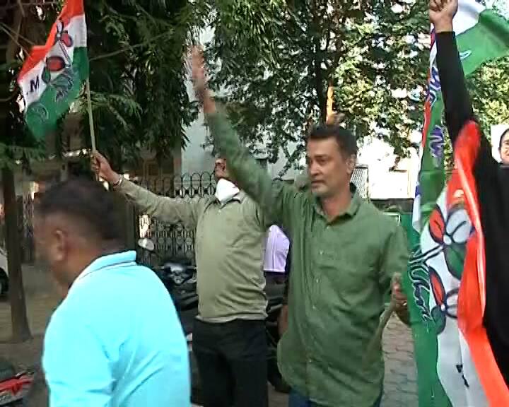 আজ চার পুরসভার ভোটের ফল ঘোষণা। বিধাননগর, চন্দননগর, আসানসোল ও শিলিগুড়ি - এই চার পুরসভার ২২৬টি ওয়ার্ডের জন্য শুরু হয়েছে ভোট গণনা। ভাগ্য নির্ধারণ হবে চার পুরসভার সাড়ে ন’শো প্রার্থীর।