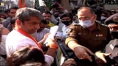 BJP: 'ভোটে সন্ত্রাস', ধর্মতলায় ডিসি সেন্ট্রালের অফিসের সামনে বিজেপির বিক্ষোভ | Bangla News