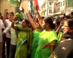 WB Municipal Election Result 2022 : ঝড়ের গতিতে এগোচ্ছে তৃণমূল, দিকে দিকে উড়ছে সবুজ আবির, শুরু উৎসব