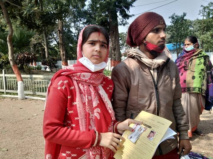 CM नीतीश की दरबार में पहुंचा प्रेमी जोड़ा, सुरक्षा की लगाई गुहार, कहा- मुख्यमंत्री जी, प्यार करने वालों को बचाइए Lover couple reached CM Nitish's janta Darbar, pleaded for protection, said- CM please save those who love ann CM नीतीश की दरबार में पहुंचा प्रेमी जोड़ा, सुरक्षा की लगाई गुहार, कहा- मुख्यमंत्री जी, प्यार करने वालों को बचाइए