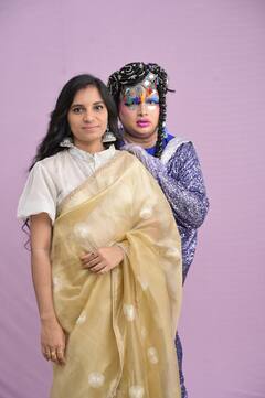 ప్రేమకు అవధులు లేవని నిరూపిస్తున్న LGBTQ కమ్యూనిటీ