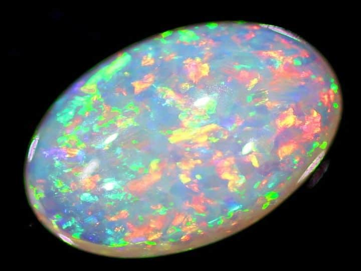 opal gemstone wear opal gem rules ends quarrel of husband and wife पति-पत्नी के रिश्तों में आ रही खटास दूर करता है ये रत्न, धारण करते ही लौट आती हैं खुशियां