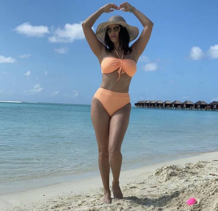 સની લિયોની (Sunny Leone)ને જો બૉલીવુડની સ્ટાઇલ દિવા કહીએ તો કંઇ ખોટુ નહી હોય, કેમ કે તેની સ્ટાઇલ દરેક વખતે અલગ અને હટકે હોય છે.