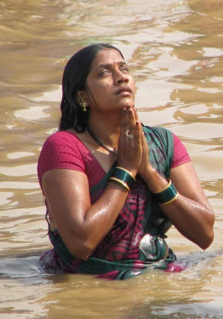భక్తుల పుణ్య స్నానాలు