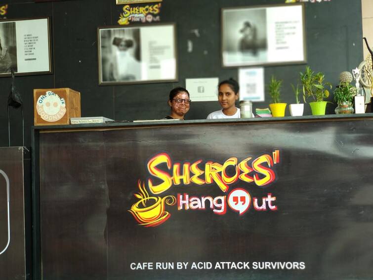sheroes cafe lucknow Just like Heroes, so is sheroes Unique cafe in Lucknow inspiring story of acid attack girls जसे हिरोज, तशाच 'शीरोज'! लखनौमधील अनोख्या कॅफेची देशभर चर्चा, अॅसिड अटॅक झालेल्या मुलींची प्रेरणादायी कहाणी