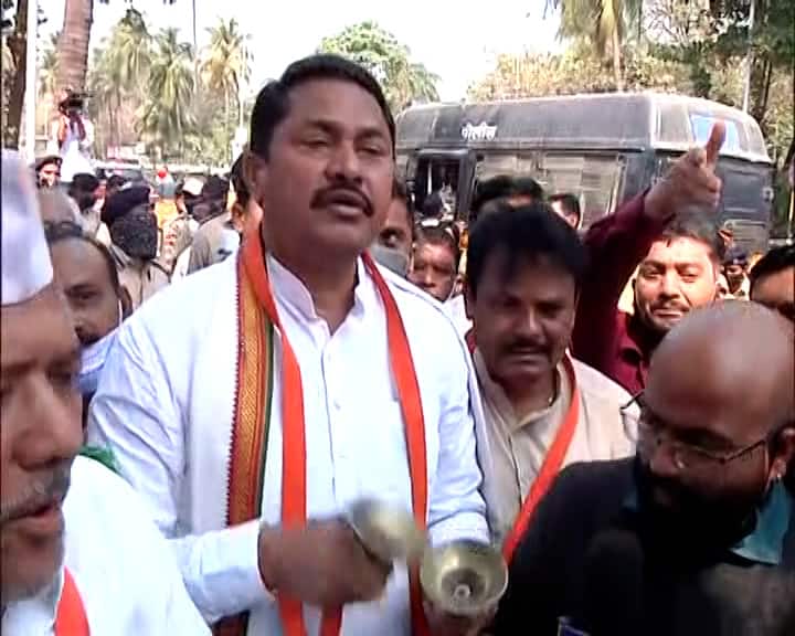 Congress Protest : मुंबईतील भाजपविरोधातील आंदोलन थांबवले; नाना पटोले यांनी दिले 'हे' कारण protest against bjp congress president nana patole announce protest end today bjp real face expose Congress Protest : मुंबईतील भाजपविरोधातील आंदोलन थांबवले; नाना पटोले यांनी दिले 'हे' कारण