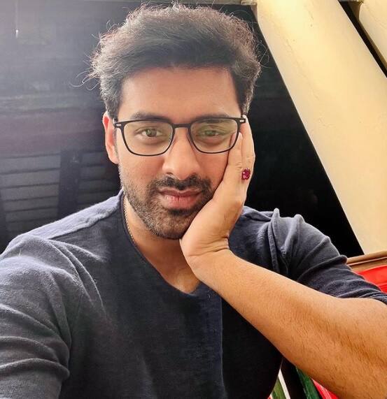 আজ জন্মদিন বাংলা ছবির জনপ্রিয় অভিনেতা অঙ্কুশের। তথাকথিত কোনও গডফাদার না থেকেও বাংলা ছবির ইন্ডাস্ট্রিতে নিজের দক্ষতায় চুটিয়ে কাজ করে চলেছেন অভিনেতা।