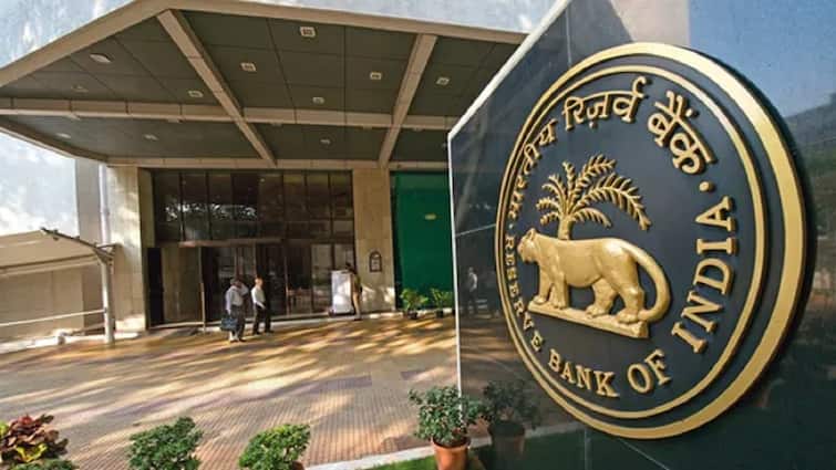 rbi cancels license of sarjeraodada naik shirala sahakari bank know what will happen to account holders money રિઝર્વ બેંકે આ બેંકનું લાયસન્સ કર્યું રદ્દ, જાણો ખાતાધારકોના પૈસાનું શું થશે