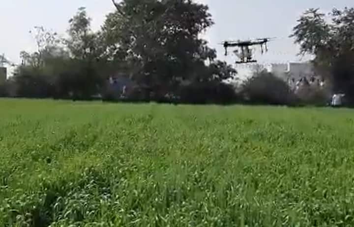 Professor Jayashankar Telangana State Agricultural University planning to carry out certificate course in drones usage Certificate course on Drone Use: డ్రోన్ల వినియోగంపై తెలంగాణ అగ్రివర్శిటీలో సర్టిఫికేట్ కోర్సు
