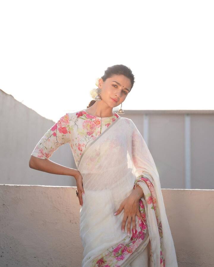 'डार्लिंग' हा एक डार्क कॉमेडी सिनेमा आहे. यामध्ये आई आणि मुलीचे नाते दाखवण्यात आले आहे. (photo: aliabhatt/ig)