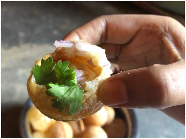 Health Tips: गोलगप्पे खाने से मुंह का स्वाद और सेहत का मिजाज दोनों रहते हैं बढ़िया, वजन घटाने में मिलेगी मदद Is Pani Puri Good For Health What Is The Benefit Of Golgappe Is Golgappa Good For Weight Loss Panipuri Good For Acidity Health Tips: गोलगप्पे खाने से मुंह का स्वाद और सेहत का मिजाज दोनों रहते हैं बढ़िया, वजन घटाने में मिलेगी मदद