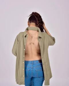 Urfi Javed Photos: એક્ટ્રેસ ઉર્ફી જાવેદે આ કારણે પહેર્યો હતો ઉલ્ટો શર્ટ, સોશિયલ મીડિયામાં તસવીર વાયરલ