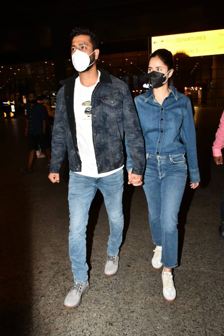 विक्की कौशल (Vicky Kaushal) और कैटरीना कैफ (Katrina Kaif) शादी के बाद पहला वैलेंटाइन डे (Valentine Day) सेलिब्रेट करने वाले हैं. फैंस को लग रहा था कि बिजी शेड्यूल के चलते ये कपल इस वैलेंटाइन दूर रहेगा, लेकिन ऐसा कुछ नहीं हुआ और ये दोनों एयरपोर्ट पर हाथ थामे एक साथ नज़र आए.