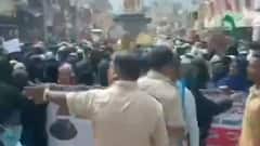 मुस्लिम महिलाओं द्वारा प्रदर्शन और 'Hijab Day' पर सुनिए Arif Mohammad Khan की राय