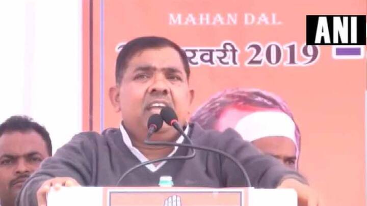 समाजवादी पार्टी ने इस बार महान दल के साथ भी गठबंधन किया है. महान दल के सर्वेसर्वा केशव देव मौर्या हैं और वह अपनी पार्टी के लिए वन मैन आर्मी की तरह काम करते हैं.