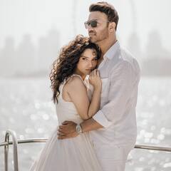 Ankita Lokhande Valentine: अंकिता लोखंडे ने कुछ इस तरह विक्की जैन की बांहों में मनाया वैलेंटाइन डे, देखिए खिलखिलाती तस्वीरें