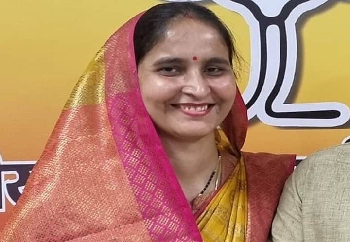 बात यूपी की सबसे युवा महिला विधायक की करें तो उनका नाम है सूची चौधरी. वह बिजनौर विधानसभा सीट से भारतीय जनता पार्टी की विधायक हैं.