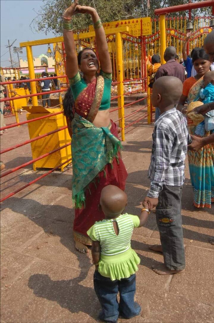పూనకం వచ్చిన మహిళ