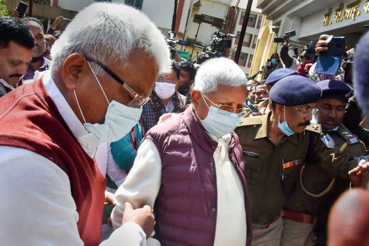 Lalu Prasad Yadav May Get 7 Years Imprisonment In Doranda Chara Ghotala  Case From CBI Special Court | चारा घोटाले के 5वें केस में लालू प्रसाद यादव  समेत 38 दोषियों को थोड़ी