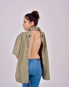 Urfi Javed Brutally Trolled For Wearing 'Ulta Shirt' On Valentine's Day, Netizens Say 'Koi Kapde Pehanna Sikhao'