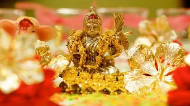 February 15 pushya nakshatra buy car and do online shopping-along with buying jewelry આજે બની રહ્યો છે પુષ્ય નક્ષત્રનો યોગ,  જાણો ક્યાં સુધી છે ખરીદીનું શુભ મૂહૂર્ત, અને કઇ વસ્તુના શોપિંગથી થાય છે લાભ