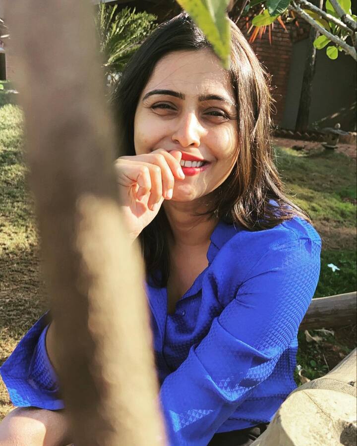 सध्या सुरभी चर्चत आलीये तिच्या नव्या फोटोशूटमुळे. (photo: surbhihandayofficial/ig)